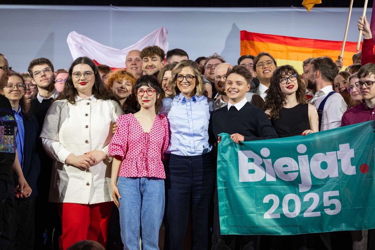 Zuza Piwowar (@piwowarzuza) on Twitter photo W niedzielę zagłosuję na <a href="/MagdaBiejat/">Magda Biejat</a>. Bo jest autentyczna, dobra i ciepła wobec innych. Bo stoi po stronie progresywnej zmiany. Bo gdy z nią rozmawiam, słyszę i widzę człowieka. Takiej polityki nam trzeba. Polityki blisko ludzi.
#Biejat2025 💚 W niedzielę zagłosuję na <a href="/MagdaBiejat/">Magda Biejat</a>. Bo jest autentyczna, dobra i ciepła wobec innych. Bo stoi po stronie progresywnej zmiany. Bo gdy z nią rozmawiam, słyszę i widzę człowieka. Takiej polityki nam trzeba. Polityki blisko ludzi.
#Biejat2025 💚