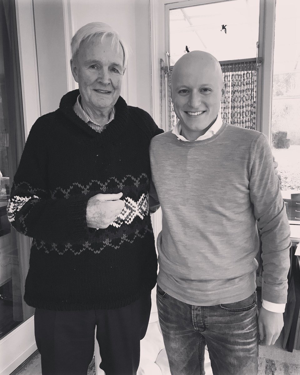 In december 2018 was ik op bezoek bij Jan Terlouw.

Ik koester bijzondere herinneringen aan dit bezoek.

Jan maakte van alles voor ons: soep, koffie en kerstbrood.

En hij had ons veel te vertellen, zoals over de zorg.

Dank voor de wijze lessen! Die neem ik een leven lang mee.🙏