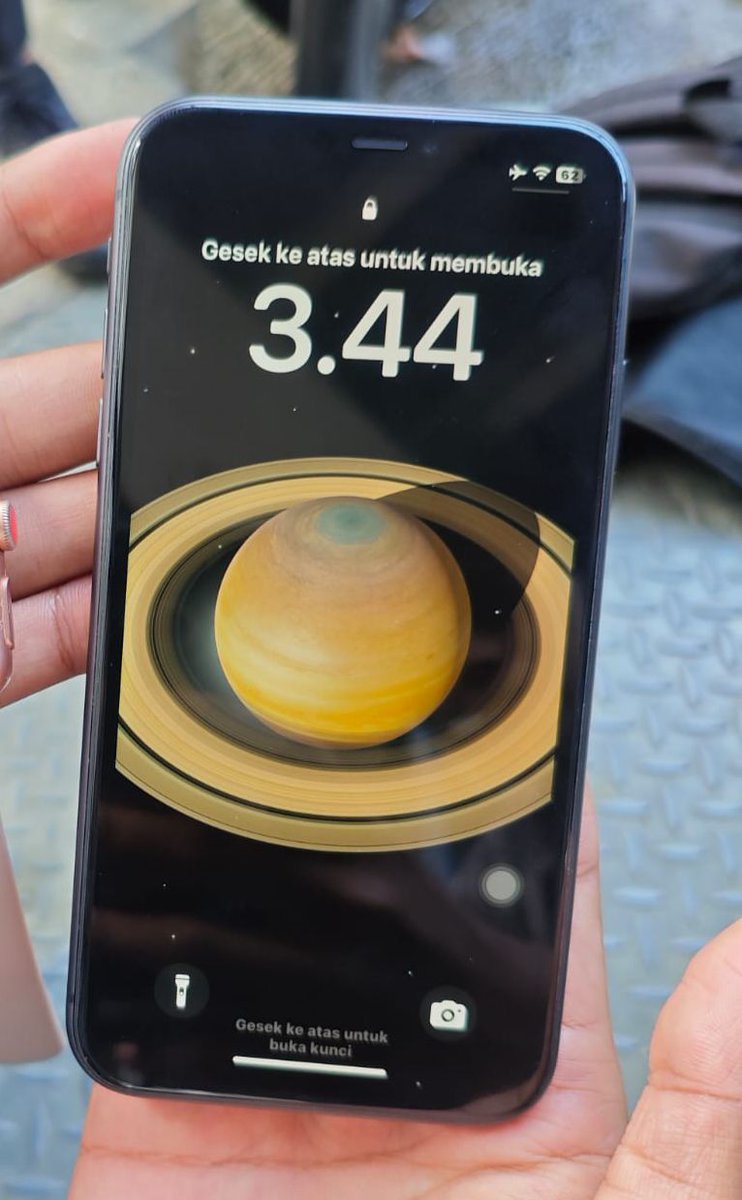 sbtajadeh's tweet photo. WTS want to sale 
iphone 11 64 garansi blibli (ori) 
no minus, lengkap, 
4,9 nego tipiss
dm for detail🫰 https://t.co/dIh7ZwBldY