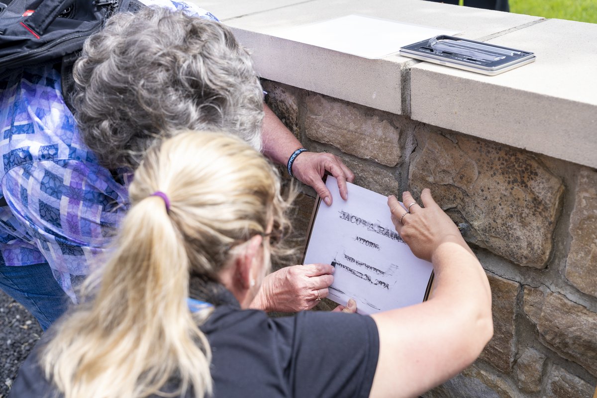 CBPLESCXD's tweet image. This week LESC & @CBP's Advanced Training Center hosted #PoliceWeek Family Day to honor the line of duty deaths of CBP's law enforcement personnel. Family members of CBP's fallen heroes spent the morning at the Memorial Wall honoring their loved ones before touring the facilities
