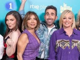 showrunnertele's tweet photo. Qué desastre otra vez María no deja hablar, si lo analizáis  habla cada 18 segundos, corta a todo el mundo y no deja desarrollar las explicaciones. No tiene el concepto de presentadora. Demasiado ego y protagonismo. Inés ayer estuvo sublime!!! #LaFamilia16M https://t.co/xkPnL2eWuR