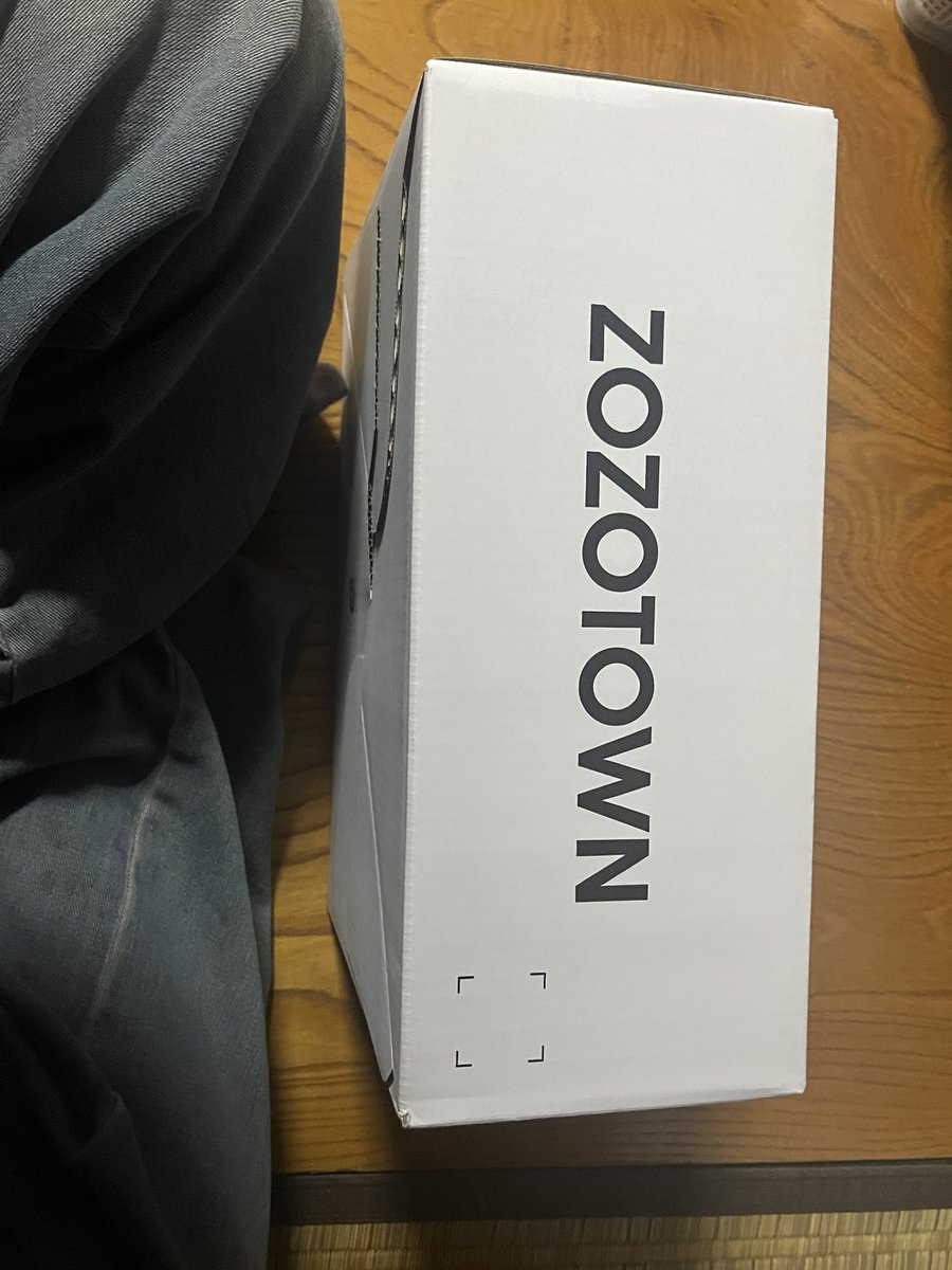 fon06g_ko16's tweet photo. 雨濡れながら自転車乗って最悪😣とおもったらZOZOの箱白かった
#ZOZOWEEK箱CP https://t.co/LrfmnvEv4b