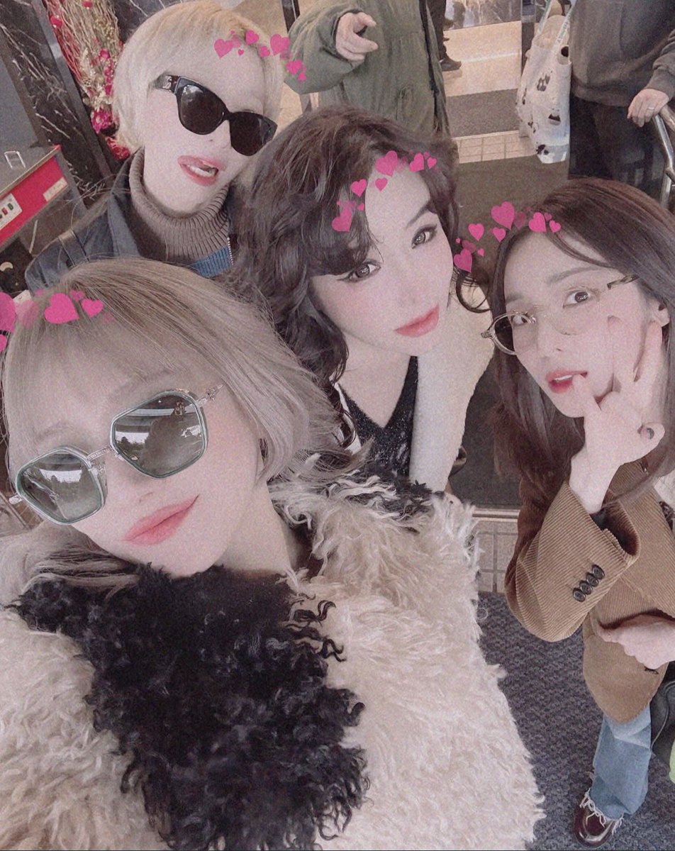 2NE1Chaerry's tweet photo. Happy 16th anniversary with 2NE1!! NOLZA!!! ♠️

🎉 #16YearsOfFireWith2NE1 🎉 https://t.co/53llR5aYLo