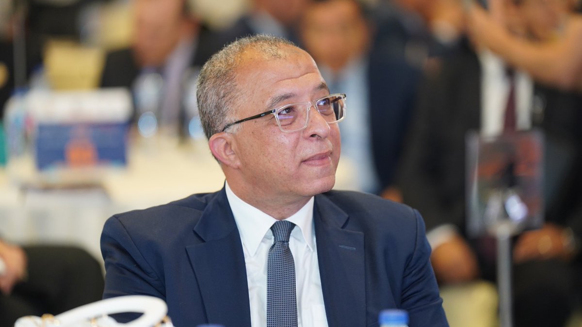 رئيس معهد التخطيط القومي يشارك في المؤتمر العلمي السنوي الثاني لمركز المعلومات ودعم اتخاذ القرار 

شارك الأستاذ الدكتور أشرف العربي، رئيس معهد التخطيط القومي، في فعاليات المؤتمر العلمي السنوي الثاني الذي نظمه مركز المعلومات ودعم اتخاذ القرار بمجلس الوزراء.