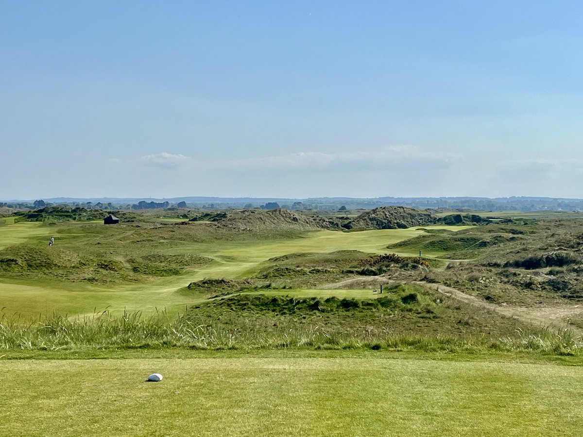 GolFlexxion's tweet photo. Played @CountyLouthGC in Baltray and the courses/views just keep getting better! Caddies were great and if you play there, ask for Tom, Kevin or Hugh-ee. Great stories, even if they do take place during your backswing. #PunchLines #ZeroAwareness https://t.co/zpX8eVY07Q