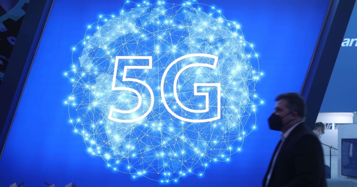 Spectrum costs are mounting just as revenues tumble, says the GSMA in a new report, but some of the data doesn't bear close scrutiny.

Read more on Light Reading: bit.ly/432YxQg