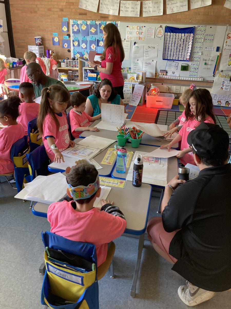 kdelaplante's tweet photo. Leadership Day is here!!! Our Glendale Panthers Light the Way this year! @GlendaleSH @TheLeaderinMe https://t.co/QWt9znDGO5