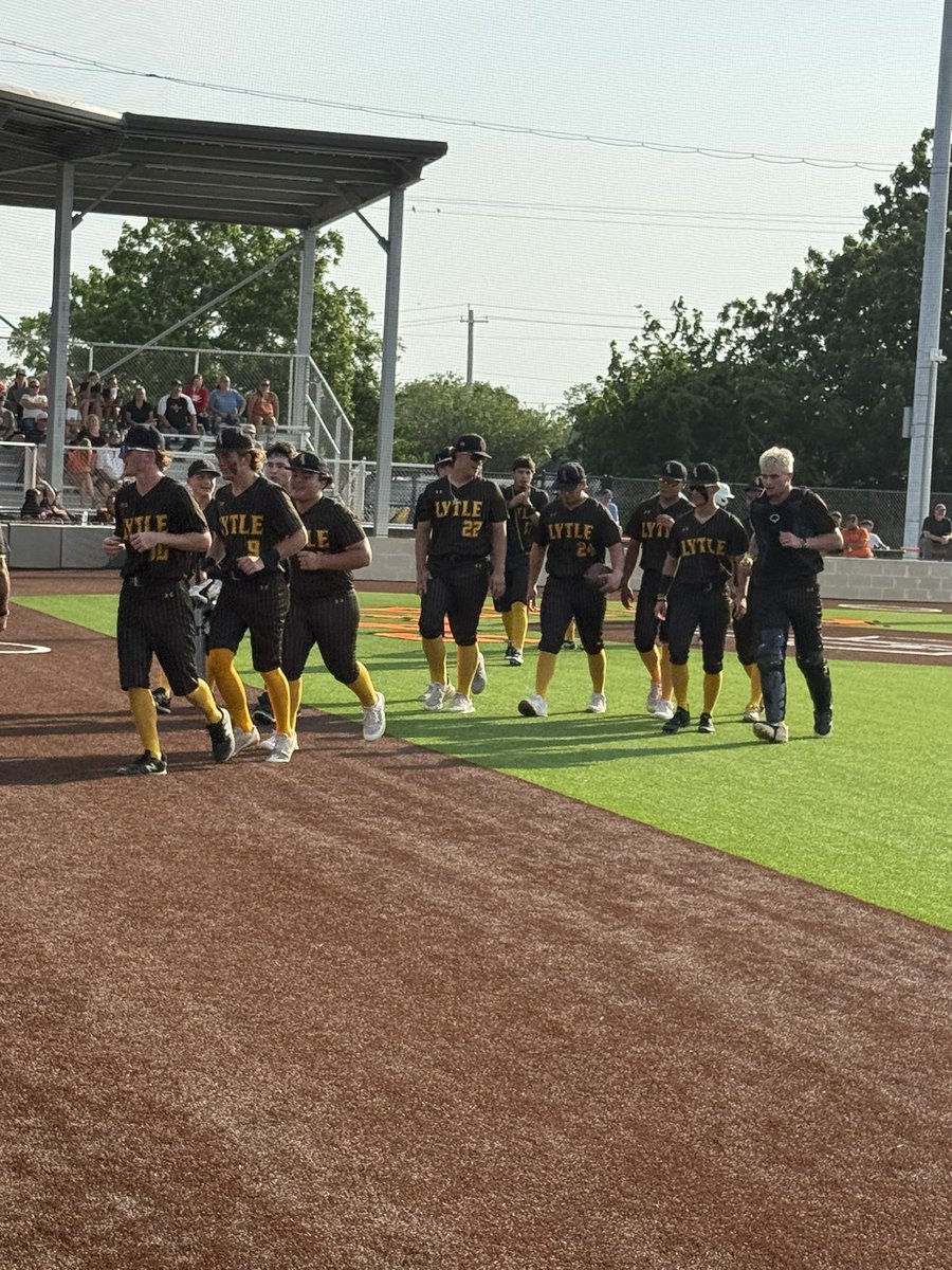 Lori Wilson🖤☠️💛 tweet media