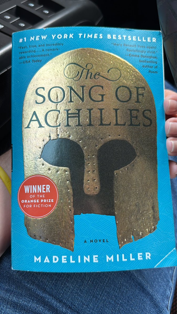 SaulP92's tweet photo. I read a couple books this week and let me tell you. My heart…aches!! ❤️‍🩹
#booklovers 

Looking for my next fix. Taking recommendations 🥰 https://t.co/l6QUYG6QPI