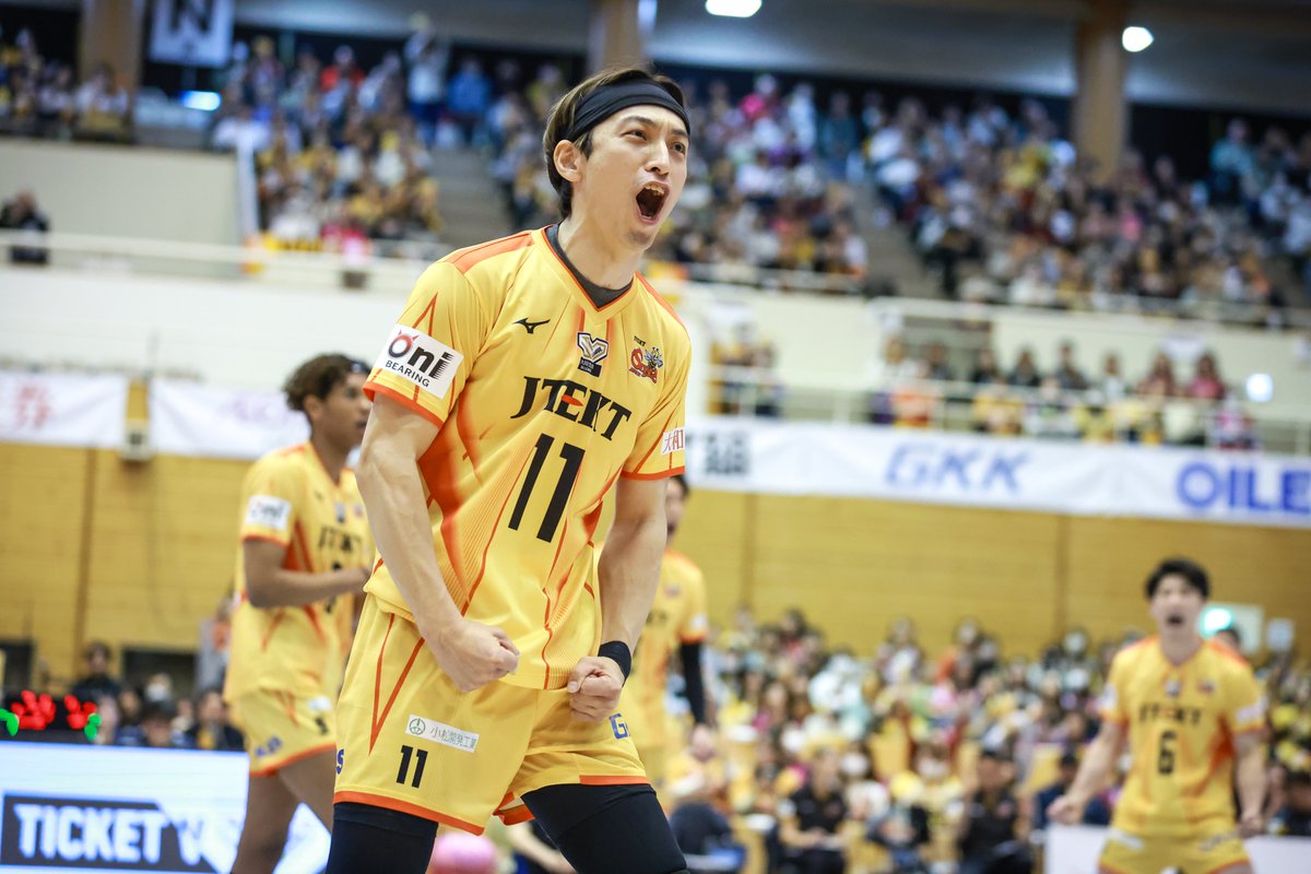 JTEKTSTINGS's tweet photo. ／
2024-25 SEASON REVIEW🏐
STINGS 一問一答🐝💨💨💨
＼

#秦耕介 選手編🐝

Q. 今シーズン、自身のベストプレーは?
A. レギュラーシーズン18節の東京グレートベアーズ戦で
今季唯一決めたアタック。
やっとスパイクを打てたことに歓喜した。

Q. 今シーズンをひと言で表すと?
A. 黄援

Q. 来シーズンに向けて決意をひと言！
A. 最後まで戦い抜く！活躍する！

Q. ファンの皆さまへメッセージ
A. 皆さんの応援があったからこそここまで戦い抜けました。
たくさんのご声援ありがとうございました‼

#ジェイテクトSTINGS愛知