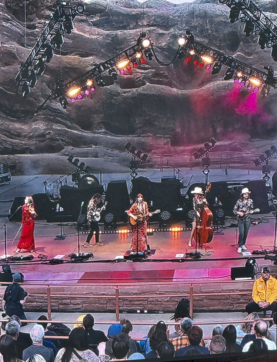 bjthomas48's tweet photo. If there’s a better venue to see a show, I’m not sure I believe it!! #redrocks https://t.co/aermpx9A1G