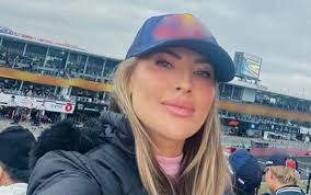total_woke_'s tweet photo. Remember last year a Brazilian woman was sexually assaulted in India and it became the no1 news in the world for days?

This month a Brazilian woman Amanda Borges da Silva was robbed and killed near Tokyo Japan but it didn't even make news in most places.

This is why Japanese statement on #IndiaPakistanWar was drafted in USA. As long as you are a slave of the west, you are the best country on earth!