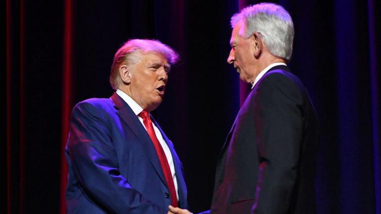 Tom Fornelli (@tomfornelli) on Twitter photo From <a href="/JTalty/">John Talty</a> & <a href="/RJ_cfb/">Richard🇬🇾Johnson</a>: Inside Donald Trump's push to fix college sports: How it began and what we know going forward
cbssports.com/college-footba… From <a href="/JTalty/">John Talty</a> & <a href="/RJ_cfb/">Richard🇬🇾Johnson</a>: Inside Donald Trump's push to fix college sports: How it began and what we know going forward
cbssports.com/college-footba…