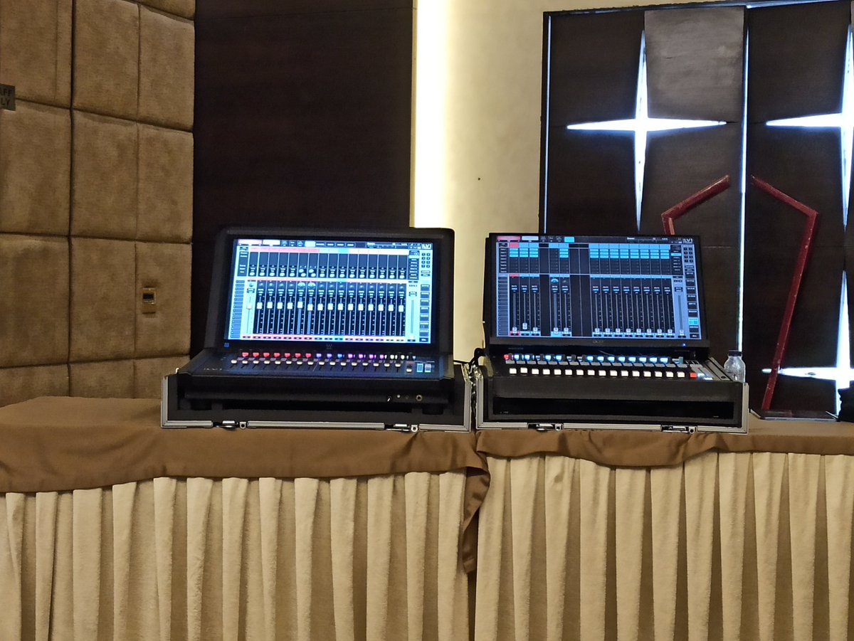 BobbiePrasad's tweet photo. Hands-On Training with WAVES LVI 

Students of Bobbie Entertainment Inc are diving deep into the world of professional audio with hands-on training on WAVES LVI. 🙏 Thanks to M/s. ANSATA, Mr. Leslie Lean, Mr. Ravi Shankar for making this experience truly enriching and memorable. https://t.co/Jp3BB6q2K5