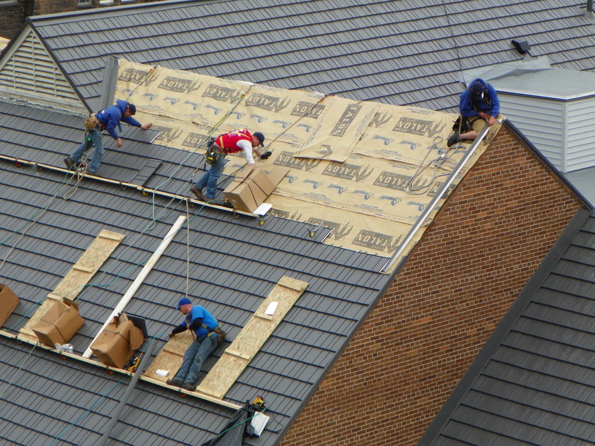 Looking for a metal roofing pro you can trust? 🔍🏠 The MRA’s “Find a Professional” tool connects you with experienced, MRA-backed contractors near you. Just fill out the form and start your project with confidence! 💪🔨

Fill out your form today! 
metalroofing.com/find-a-pro/⬇️