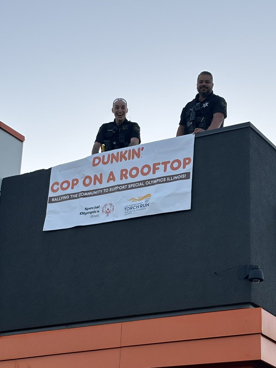 WillCountyFOP's tweet photo. Our Lodge 94 members from the Rockdale Police Department are participating in Cop on a Rooftop this morning to help raise money for the Law Enforcement Torch Run for Special Olympics Illinois! Come out and say hi at the 20 S Larkin Ave location from now until noon! #coponarooftop https://t.co/CoaY5dHYoE