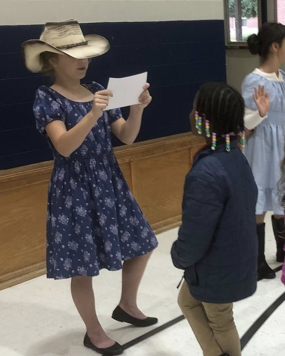 MobilePublicSch's tweet image. Fourth-grade students at McDavid-Jones Elementary recently delivered presentations at the school&apos;s Famous Alabamians Wax Museum exhibit, highlighting their abilities in research, writing, graphic design, and public speaking. Great job! #GrowingGREATNESS #LearningLeading