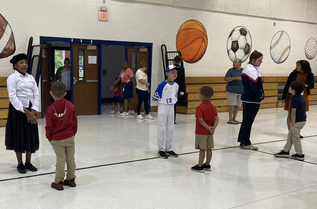 MobilePublicSch's tweet image. Fourth-grade students at McDavid-Jones Elementary recently delivered presentations at the school&apos;s Famous Alabamians Wax Museum exhibit, highlighting their abilities in research, writing, graphic design, and public speaking. Great job! #GrowingGREATNESS #LearningLeading