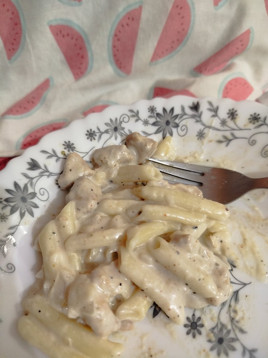 spent two hours in the kitchen heat making pasta, it didn't turn out good and now i smell like onions.