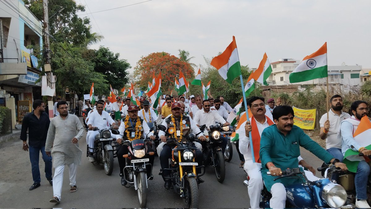 DurgshR's tweet photo. "ऑपरेशन सिंदूर" पर हर भारतवासी को गर्व है, अभिमान है !! 🇮🇳

आज हरदा नगर में भारतीय सेना के सम्मान और ऑपरेशन सिंदूर की ऐतिहासिक  ‘‘तिरंगा यात्रा’ संपन्न हुई’ । 

जय हिंद! जय भारत !!

#TirangaYatra
#OperationSindoor
#ApnaKhargoneBarwani https://t.co/7dK0SBlfdn