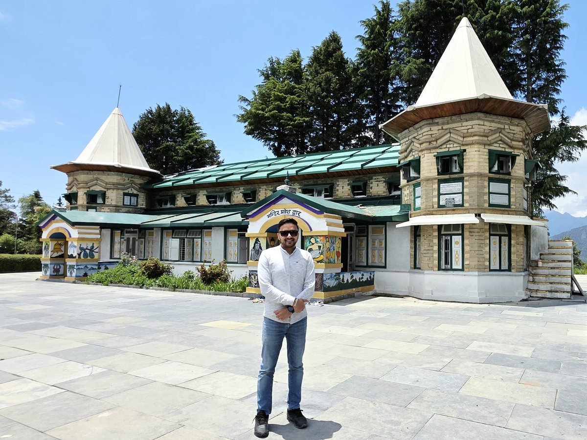 Shivang Agarwal (@shivang4bharat) on Twitter photo рджреЗрд╡рднреВрдорд┐ рдЙрддреНрддрд░рд╛рдЦрдВрдб рдХреЗ рдкрд┐рдереМрд░рд╛рдЧрдврд╝ рдЬрд┐рд▓реЗ рдореЗрдВ рд╕реБрджреВрд░ рд╣рд┐рдорд╛рд▓рдп рдХреА рдЧреЛрдж рдореЗрдВ рд╕реНрдерд┐рдд рдкрд╛рд╡рди рдЖрджрд┐ рдХреИрд▓рд╛рд╢ рд╡ рдкрд╛рд░реНрд╡рддреА рдХреБрдВрдб рдФрд░ рдкрд╡рд┐рддреНрд░ реР рдкрд░реНрд╡рдд рдХреЗ рджрд░реНрд╢рди рдХрд░рдиреЗ рдХрд╛ рд╕реМрднрд╛рдЧреНрдп рдкреНрд░рд╛рдкреНрдд рд╣реБрдЖред рд╕рд╛рде рд╣реА рд▓рд┐рдкреБрд▓реЗрдЦ рдкрд╛рд╕ (рдХреИрд▓рд╛рд╢ рдорд╛рдирд╕рд░реЛрд╡рд░ рджрд░реНрд╢рди) рдПрд╡рдВ рдирд╛рд░рд╛рдпрдг рдЖрд╢реНрд░рдо рдХреА рдпрд╛рддреНрд░рд╛ рдХрд░рдиреЗ рдХрд╛ рднреА рдЕрд╡рд╕рд░ рдкреНрд░рд╛рдкреНрдд рд╣реБрдЖред
#рд╣рд░_рд╣рд░_рдорд╣рд╛рджреЗрд╡ #реРрдирдордГрд╢рд┐рд╡рд╛рдп рджреЗрд╡рднреВрдорд┐ рдЙрддреНрддрд░рд╛рдЦрдВрдб рдХреЗ рдкрд┐рдереМрд░рд╛рдЧрдврд╝ рдЬрд┐рд▓реЗ рдореЗрдВ рд╕реБрджреВрд░ рд╣рд┐рдорд╛рд▓рдп рдХреА рдЧреЛрдж рдореЗрдВ рд╕реНрдерд┐рдд рдкрд╛рд╡рди рдЖрджрд┐ рдХреИрд▓рд╛рд╢ рд╡ рдкрд╛рд░реНрд╡рддреА рдХреБрдВрдб рдФрд░ рдкрд╡рд┐рддреНрд░ реР рдкрд░реНрд╡рдд рдХреЗ рджрд░реНрд╢рди рдХрд░рдиреЗ рдХрд╛ рд╕реМрднрд╛рдЧреНрдп рдкреНрд░рд╛рдкреНрдд рд╣реБрдЖред рд╕рд╛рде рд╣реА рд▓рд┐рдкреБрд▓реЗрдЦ рдкрд╛рд╕ (рдХреИрд▓рд╛рд╢ рдорд╛рдирд╕рд░реЛрд╡рд░ рджрд░реНрд╢рди) рдПрд╡рдВ рдирд╛рд░рд╛рдпрдг рдЖрд╢реНрд░рдо рдХреА рдпрд╛рддреНрд░рд╛ рдХрд░рдиреЗ рдХрд╛ рднреА рдЕрд╡рд╕рд░ рдкреНрд░рд╛рдкреНрдд рд╣реБрдЖред
#рд╣рд░_рд╣рд░_рдорд╣рд╛рджреЗрд╡ #реРрдирдордГрд╢рд┐рд╡рд╛рдп