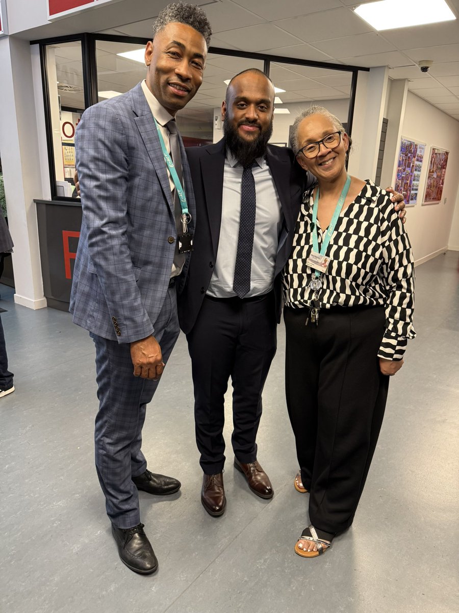 Mr Mustafa tweet media