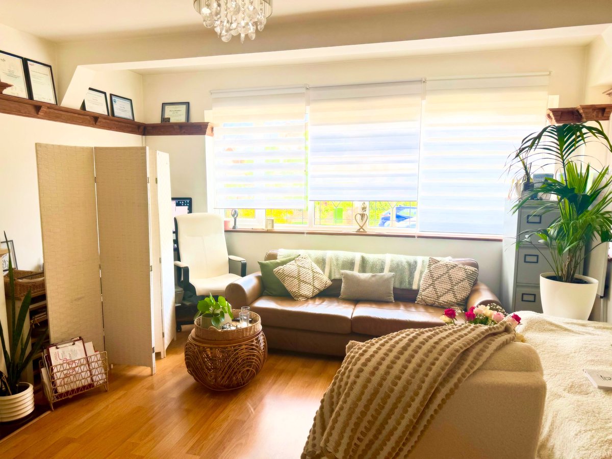 DiscoveringU's tweet photo. A space to destress and work through life’s difficulties! BACP and Bupa registered. https://t.co/dXXYpSxgUd
