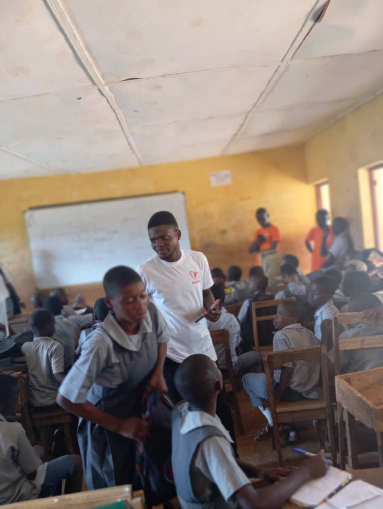 HAPEIGlobal's tweet photo. Yesterday marked the incredible launch of the Youth Peacebuilders Initiative at Oye Egbo School, Oye-Ekiti
Weโre raising a generation that speaks peace, builds bridges, and drives change in their schools and communities. ๐ช๐ฝ๐ซ
#YouthPeacebuildersInitiative #HAPEI #Peace #SDGs https://t.co/q1XGJYvzuP