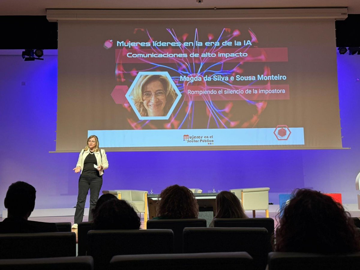 Magda da Silva, de #oratoria, nos habla del silencio de la impostora. Las mujeres avanzamos con esfuerzo convencidas de que estamos en el camino correcto, pero de repente una voz en la cabeza nos hace dudar. 
Hace un símil con las escaleras de Harry Potter. #CongresoMSP25