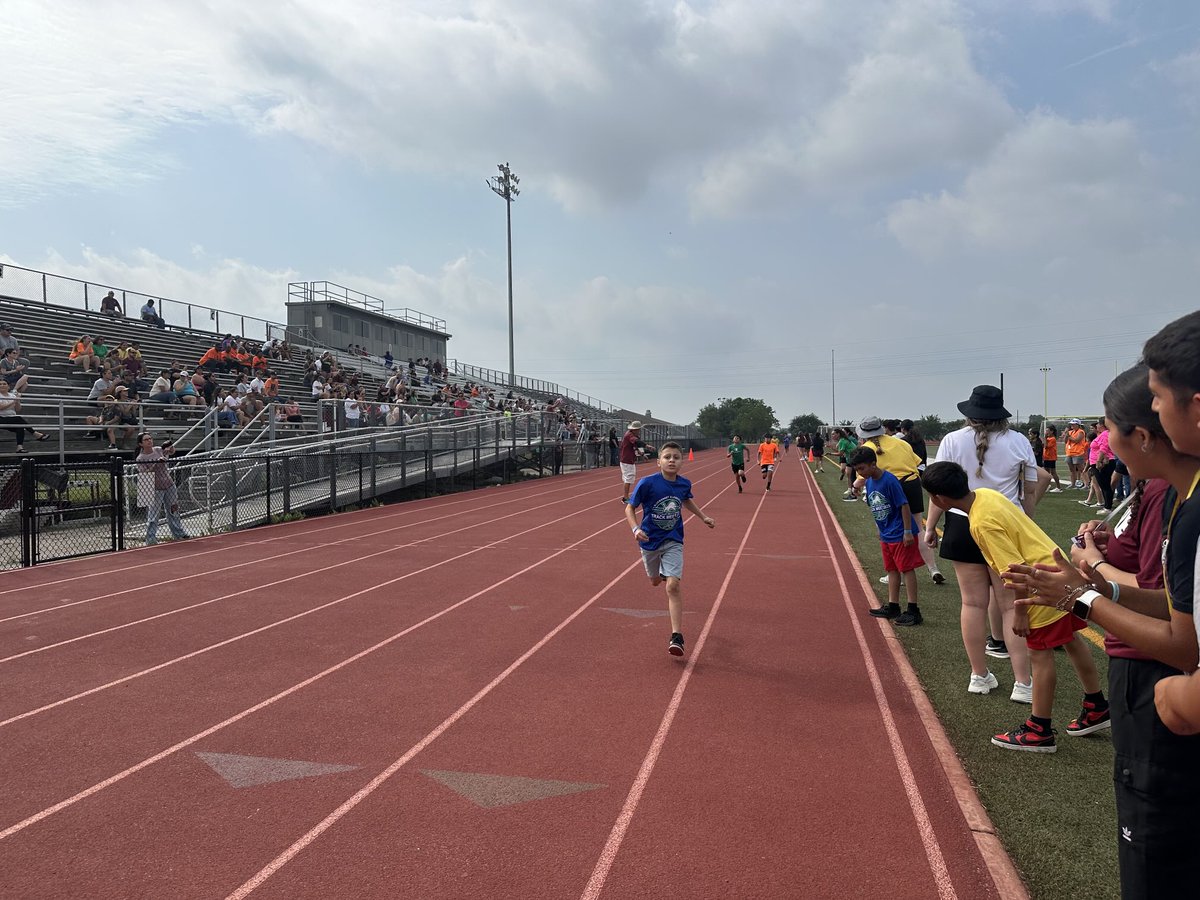 Fifth Grade Track Meet ⁦<a href="/LockhartISD/">Lockhart ISD</a>⁩ happening now! Fun times! #UnlockingPotential