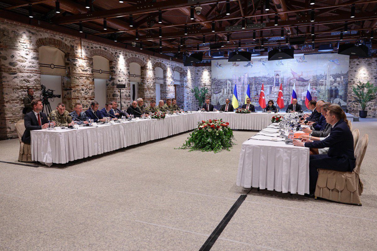 Carl Bildt tweet media