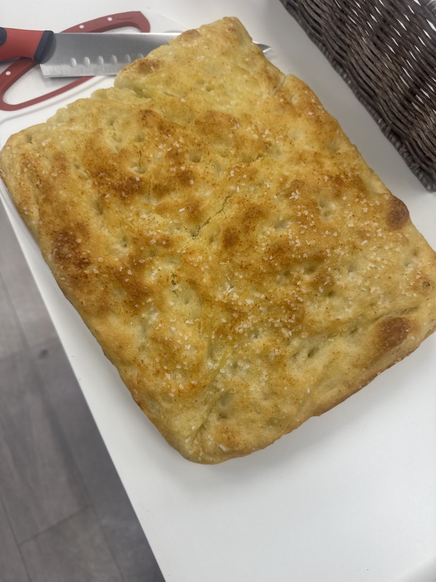 acemacg's tweet image. First bread in a while. Did a slow rise focaccia. Just basic with salt and garlic. Pretty happy with how it turned out but I can improve. #KitsWhoCook