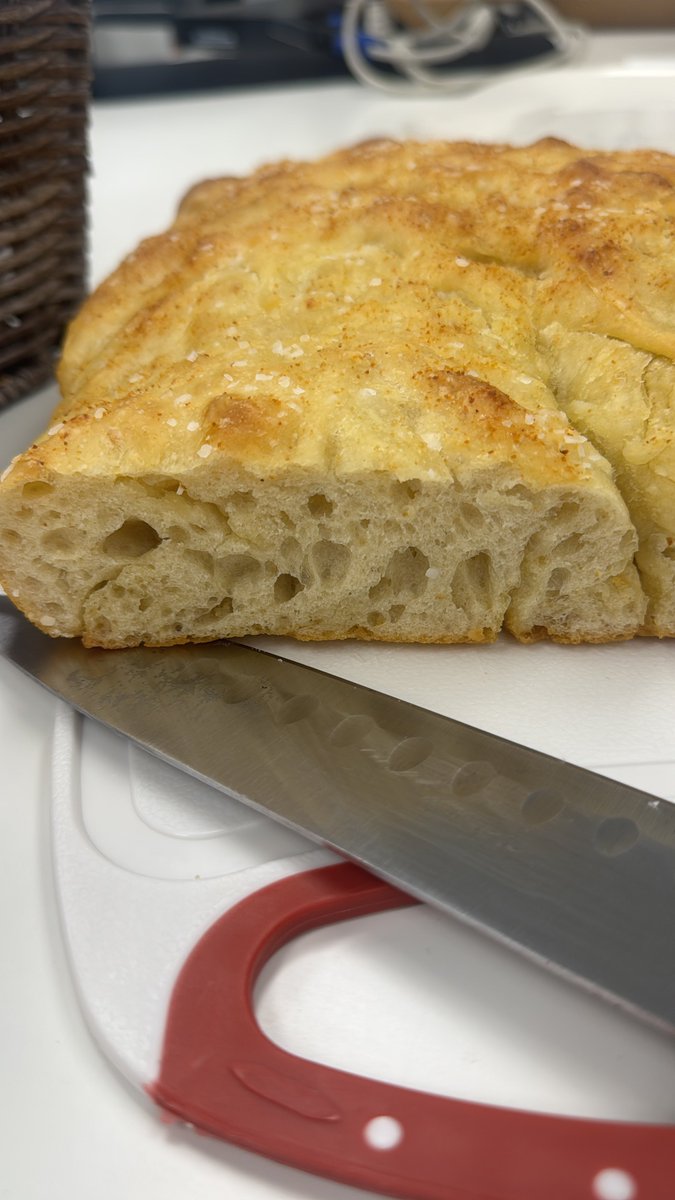 acemacg's tweet image. First bread in a while. Did a slow rise focaccia. Just basic with salt and garlic. Pretty happy with how it turned out but I can improve. #KitsWhoCook
