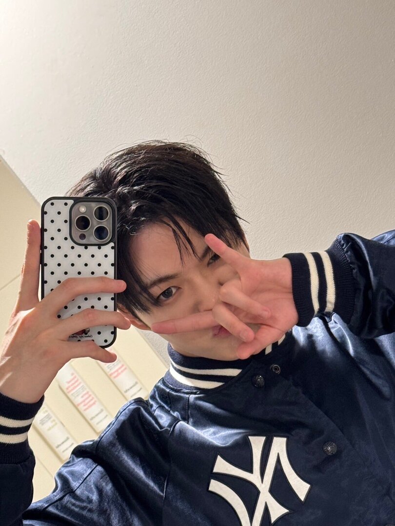 selfolssi ♤ tweet media