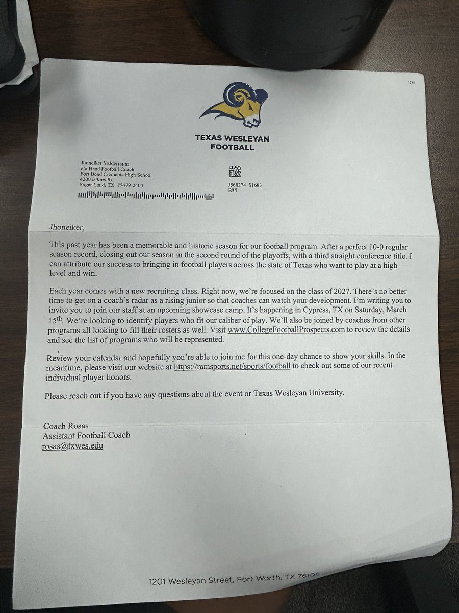 Jhoneikerd1's tweet image. Thanks you @TxWesFootball for the invite for the upcoming summer camps🙏.