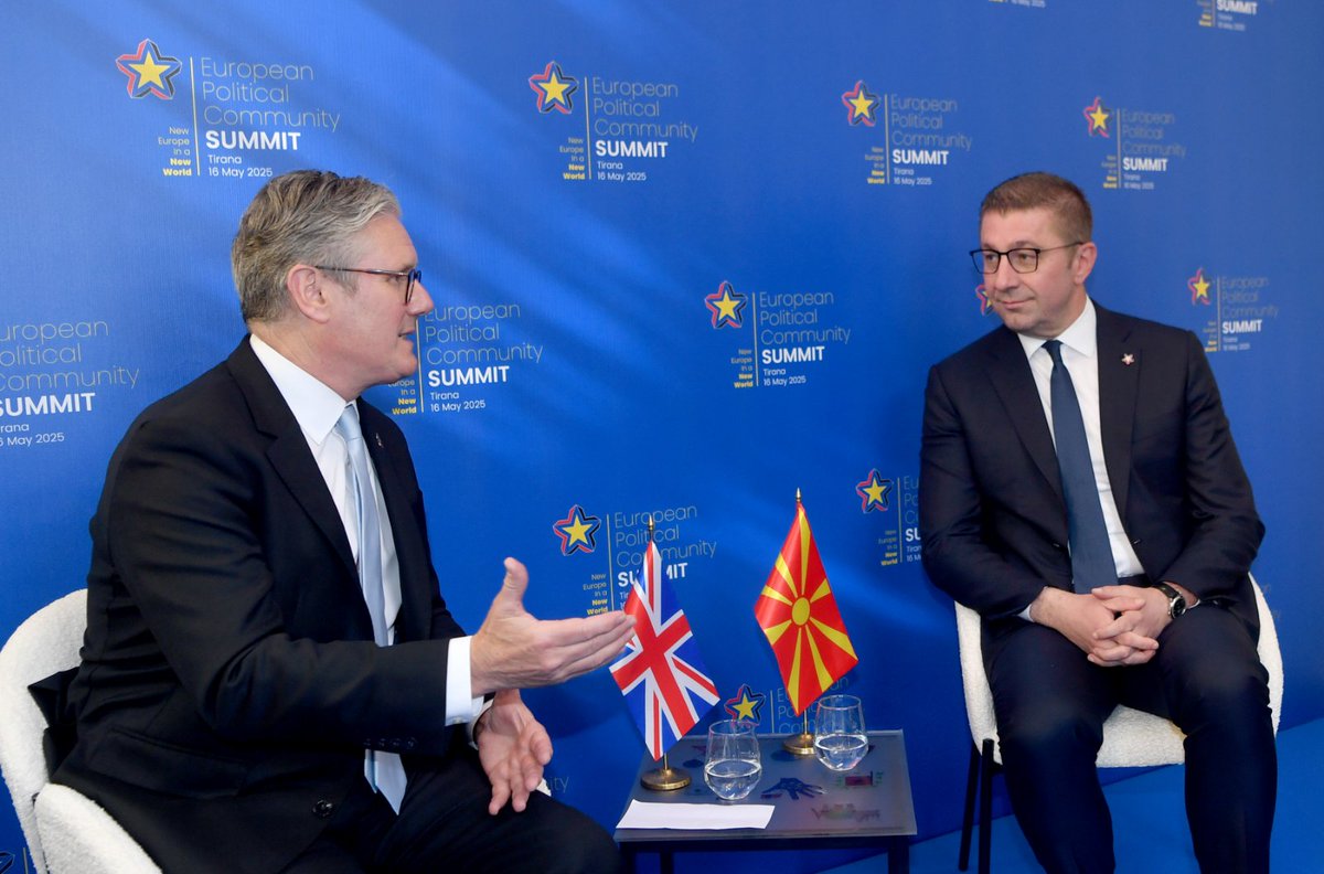 Историски ден за Македонија!
Денеска остварив средба со премиерот на Обединетото Кралство, Кир Стармер.

На средбата постигнавме согласност за договор за стратешко партнерство на Македонија со Обединетото Кралство на Велика Британија и Северна Ирска.

Ова преставува стратешки