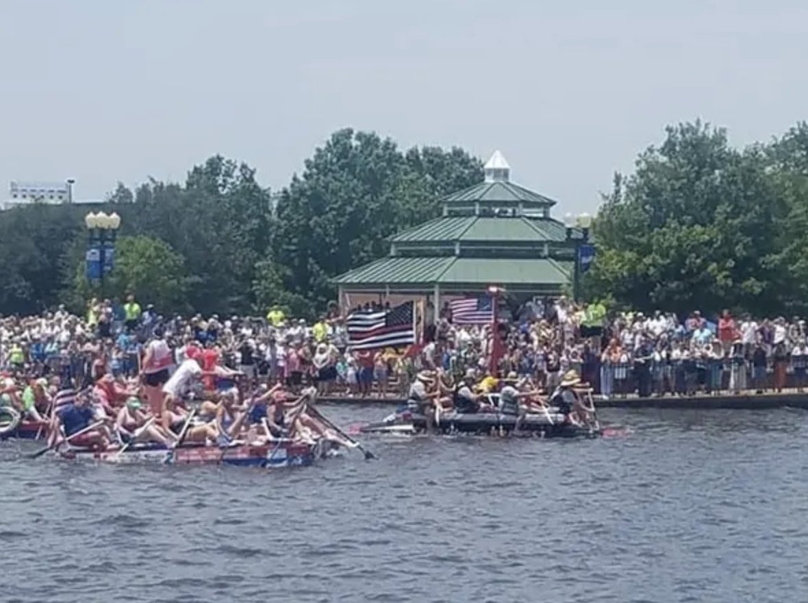 flyewn's tweet photo. Saturday is the Great Trent River Raft Race! A beloved annual tradition in New Bern, participants are encouraged to grab paddle boards, jump on kayaks, or build unique paddle-and-pedal rafts to compete in a variety of race categories.
https://t.co/qzBH3HzwDD https://t.co/fj6u6dlgm0