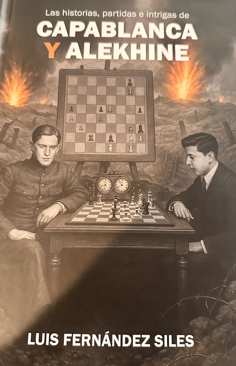 Increíble el nuevo libro de <a href="/capakhine/">Luis Fernández Siles</a>. Creo que es el mejor libro de historia del ajedrez que he leído nunca. Te atrapa mezclando de forma brillante relato con partidas. Todo muy ameno y en su justa medida. Gracias Luisón por esta joya. IMPRESCINDIBLE. 10/10