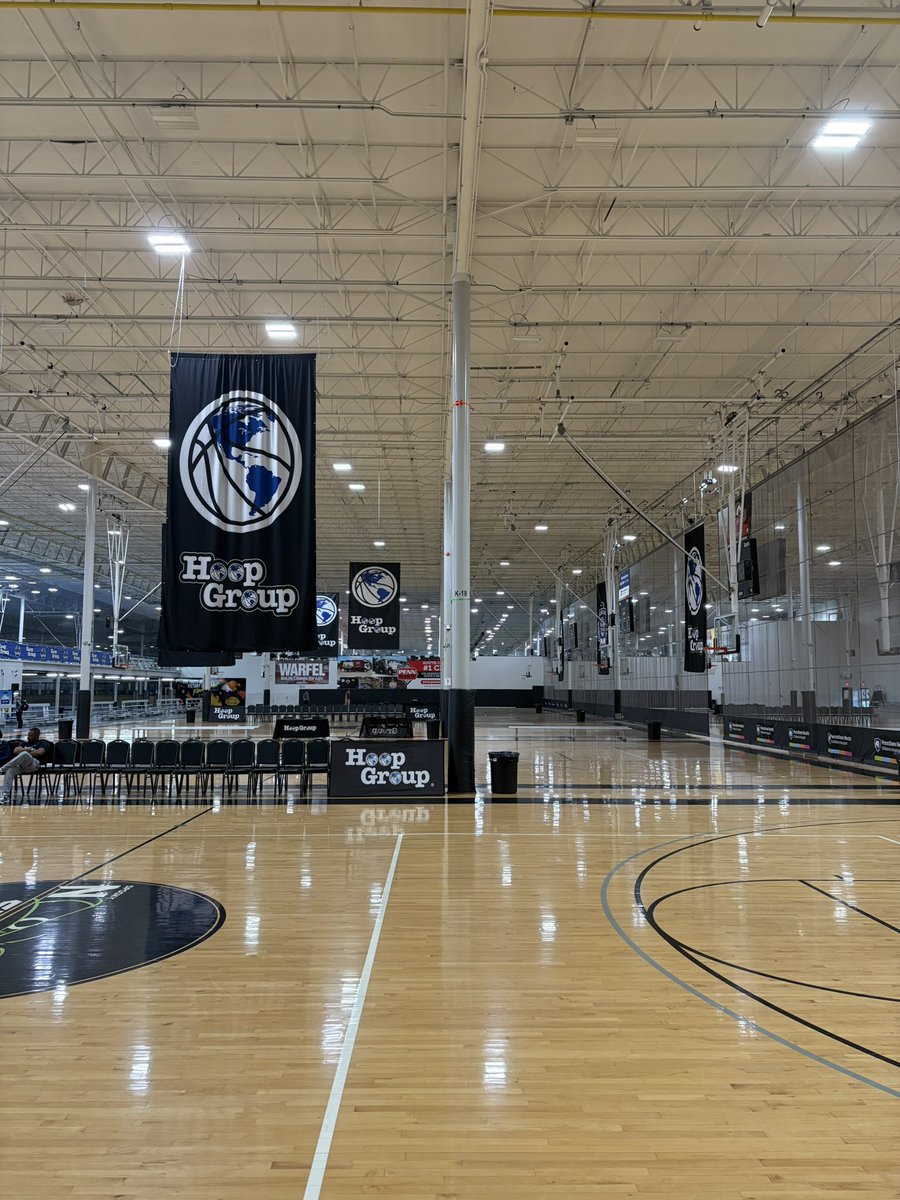 Will Louis (@will_louis0) on Twitter photo 📍Spooky Nook
<a href="/TheHoopGroup/">Hoop Group</a> Spring Jam Fest 🔥
470 teams, prospects for all levels, & 100 colleges already checked in 📈
Live Periods are back 🗣️ 📍Spooky Nook
<a href="/TheHoopGroup/">Hoop Group</a> Spring Jam Fest 🔥
470 teams, prospects for all levels, & 100 colleges already checked in 📈
Live Periods are back 🗣️