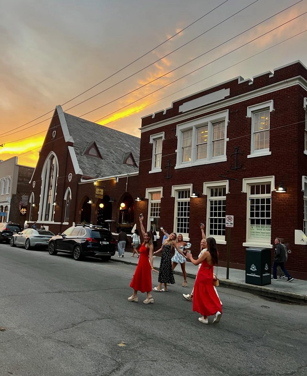Cheers🥂 To more Charleston nights 🌅 
#StormsHere