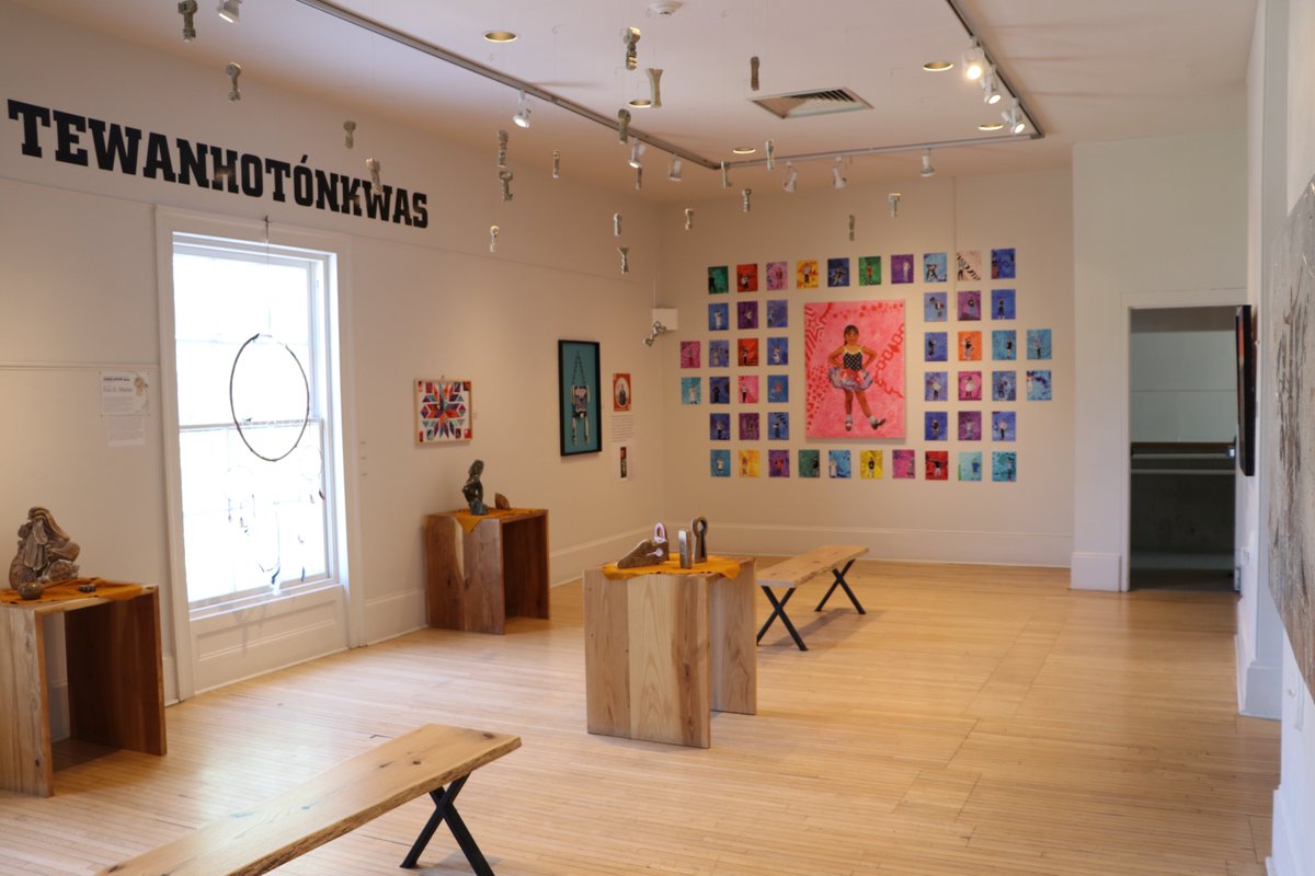 TEWANHOTÓNKWAS
(DAY-ONE-HO-DUNE-GWAS)
WE OPEN DOORS <a href="/bhncdsb/">BHNCDSB</a> art exhibit