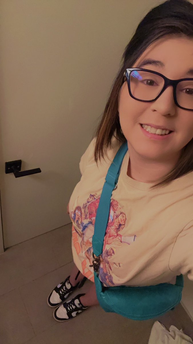 ParillaSnow's tweet image. You know I had to bring Hannah on my trip with me. #FallGuy