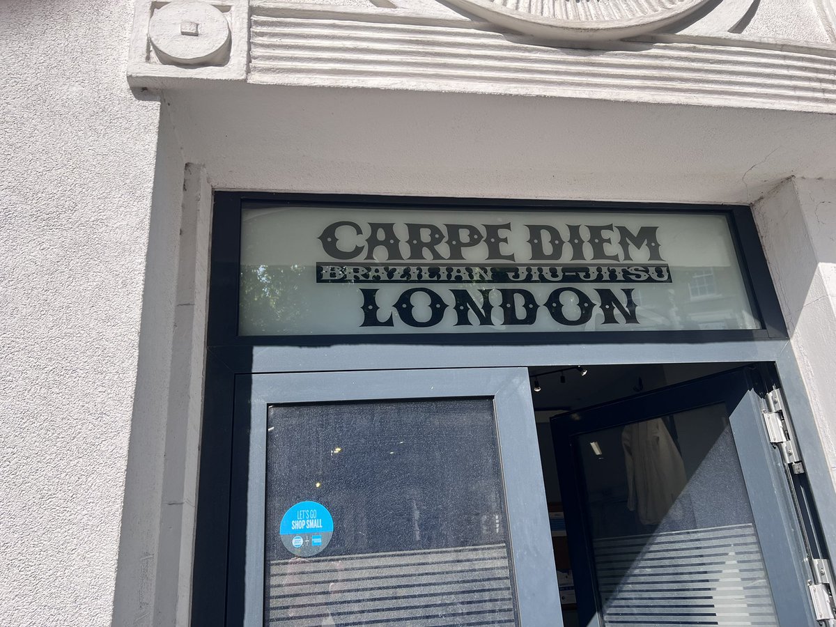itsmeCarpeDiem's tweet photo. A reminder while in London... https://t.co/HmvxgaJzLl