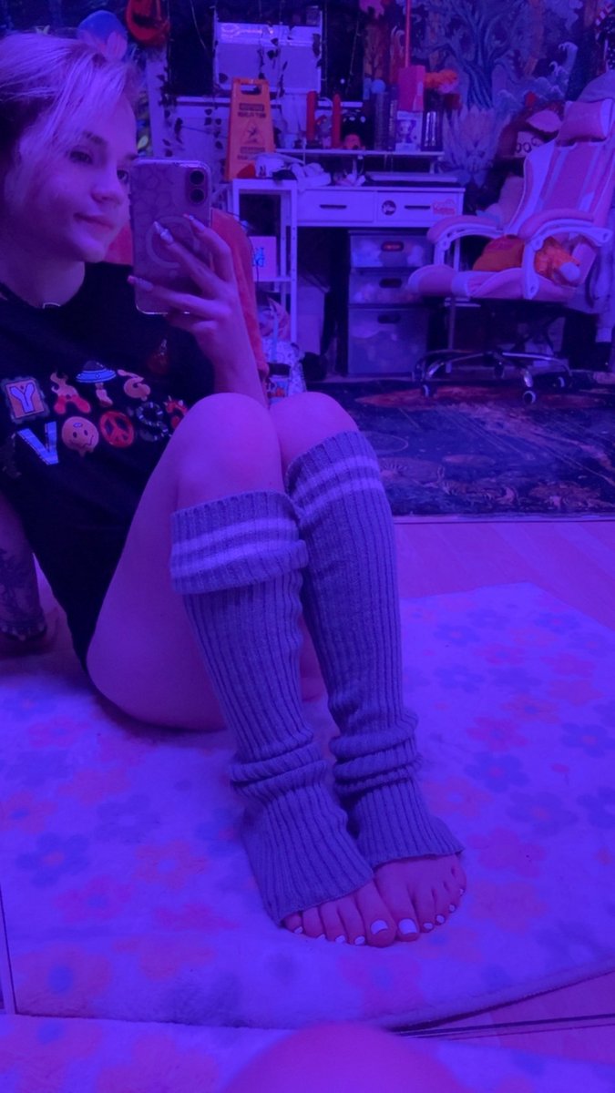 Mary Jane (@cutiepiespanks) on Twitter photo 🤍✨White Toes for the Hoes✨😌🤍
✨Don’t Forget to Vote Please✨
<a href="/stripchat/">Stripchat.com 📸 🎥</a> #RT
#CozyVibes #MirrorAesthetic #LegWarmers #SoftGirlEnergy #PurpleLights #ChillMood #CuteAndCozy #BedroomVibes #SelfieMagic #ComfyLooks
#SocksAndTease #MirrorPlay #InMyZone #LegsForDays #FlirtyFit 🤍✨White Toes for the Hoes✨😌🤍
✨Don’t Forget to Vote Please✨
<a href="/stripchat/">Stripchat.com 📸 🎥</a> #RT
#CozyVibes #MirrorAesthetic #LegWarmers #SoftGirlEnergy #PurpleLights #ChillMood #CuteAndCozy #BedroomVibes #SelfieMagic #ComfyLooks
#SocksAndTease #MirrorPlay #InMyZone #LegsForDays #FlirtyFit