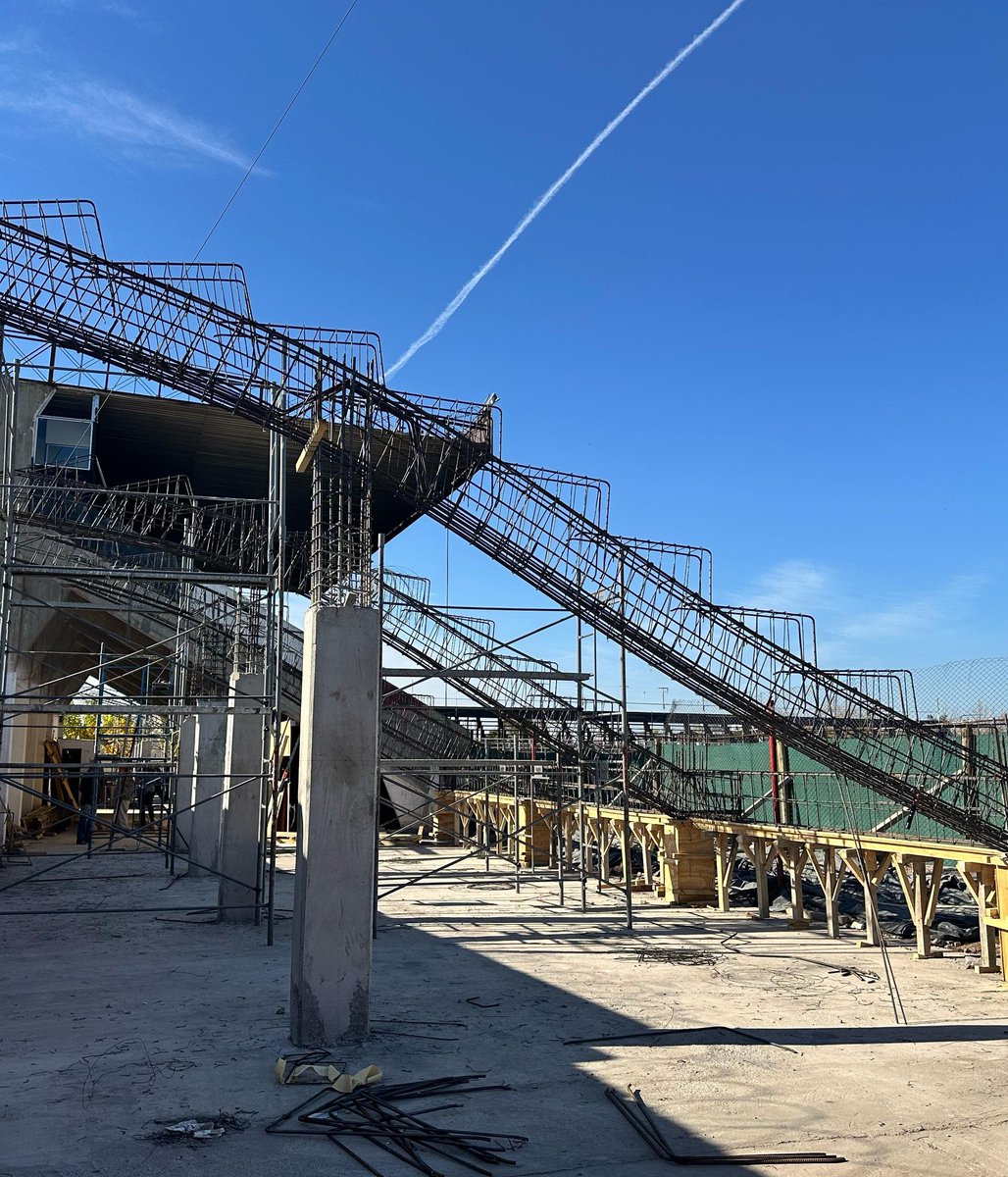 #Obras 🚧 Se viene 🤩
Así avanza la construcción de la Platea Noreste y Noroeste 💪🏼🇾🇪