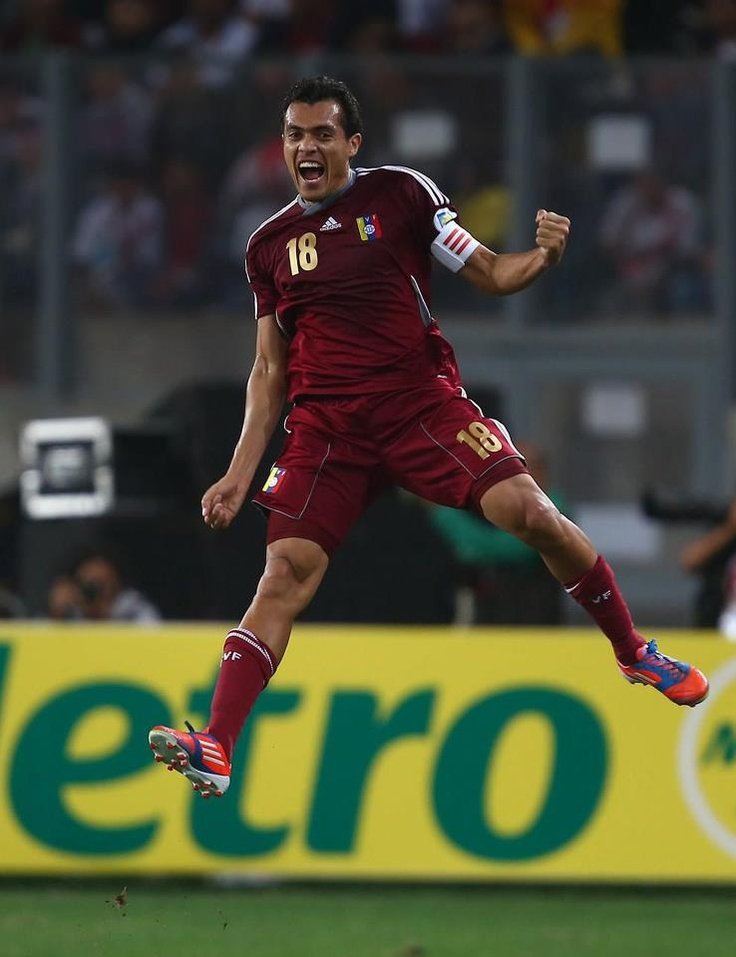 SVargasOK's tweet photo. 🇻🇪 Hoy cumple años el mejor futbolista de la historia de Venezuela. ¡Felicidades, Juan Arango (45)! https://t.co/8ayuvp5K8y