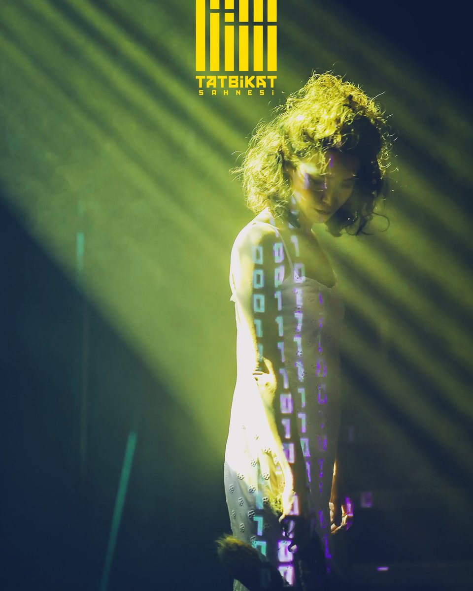 TatbikatSahnesi's tweet image. Cehennem
Jennifer Haley’in kaleminden, Gülay Gür çevirisi, Elvin &amp;amp; Erdal Beşikçioğlu’nun yönetmenliğinde sahneye taşınan bu çarpıcı yolculuk…
Yeni sezonda sizi yeniden bekliyor olacak.

#Cehennem #TatbikatSahnesi #YeniSezon