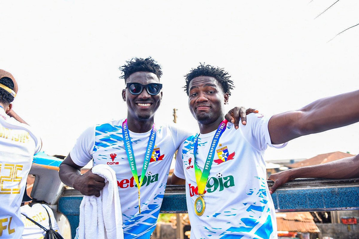 akinyeleAhmed34's tweet image. Champions are here! 💙🤍🏆 Celebrating our league win with the best fans in the world! Skyblues 
#leaguechamps #paradevibes”@RemoStarsSC