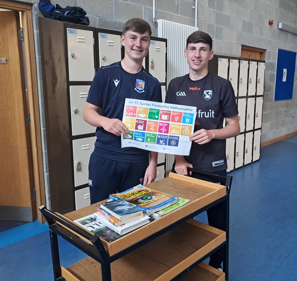 CastletroyC's tweet image. 'Tús maith agus glas leath na hoibre' for our end of year collection of old edition school books #recycle #reuse #library #sustainability thanks to all our student and staff #volunteers #bookswap
@GreenSchoolsIre @AnTaisce @Take1_Programme @Worldwise_Irl
@LimerickGateway