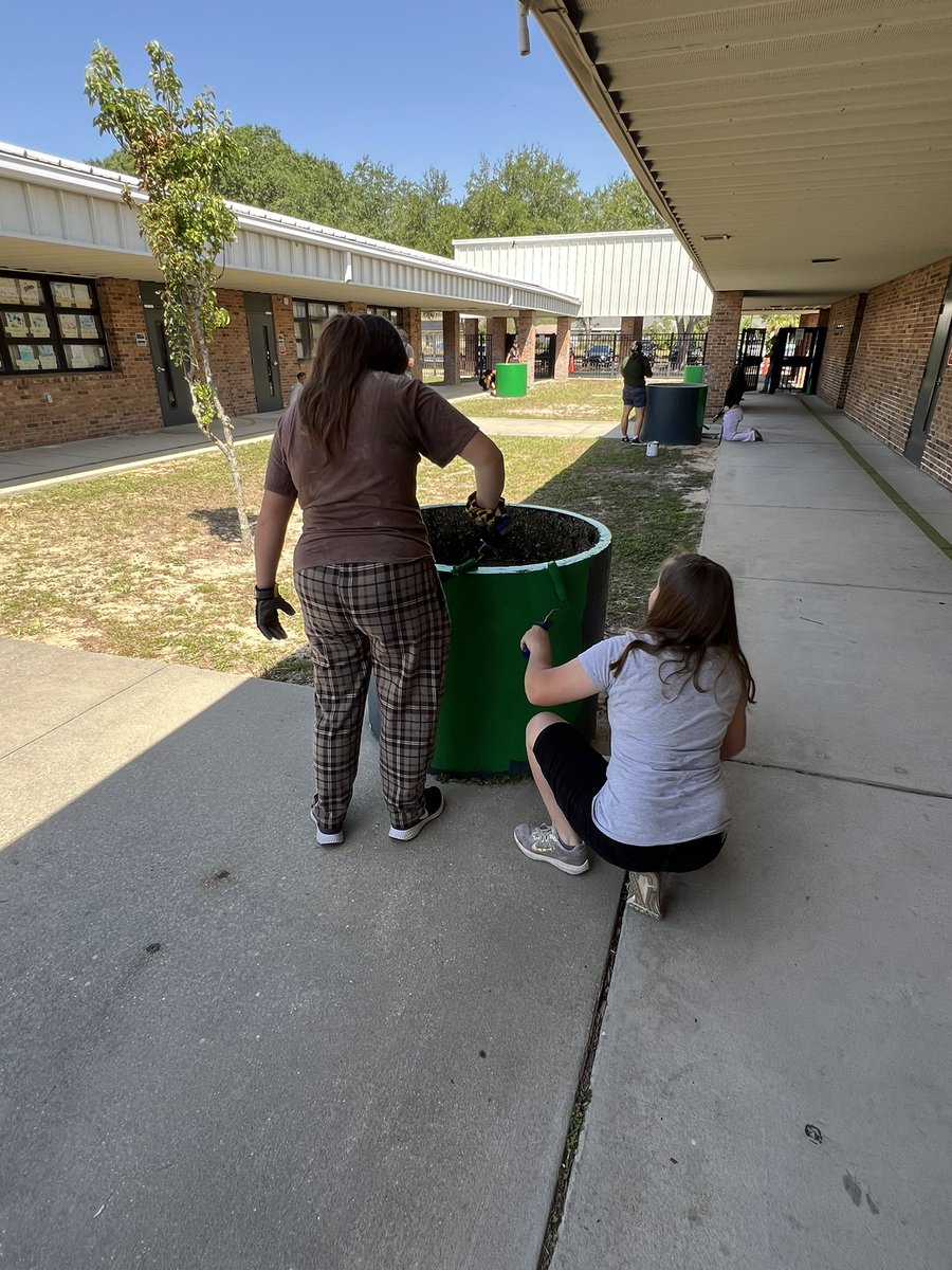 wkmcateer4's tweet photo. Thanks to Mr. Abshier and his @LWHS_Canes Construction Academy Level 1 students for painting the rain barrels at Emerald Shores Elementary today.  Great partnership with our feeder school!  Go Hurricanes!!!  @Brewer_DC @TrappJanuary @CTEmarion @BenWhitehouse98 https://t.co/f7QqkpIW1E